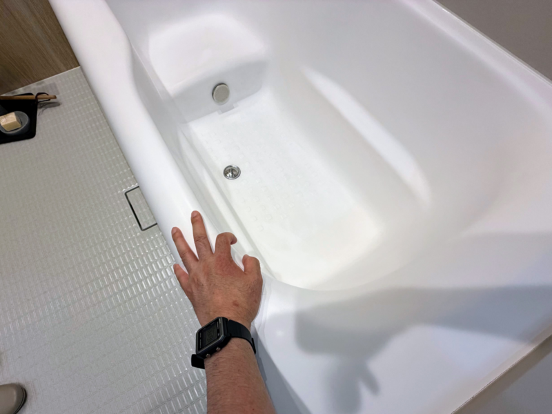 toclas-bathtub-touch