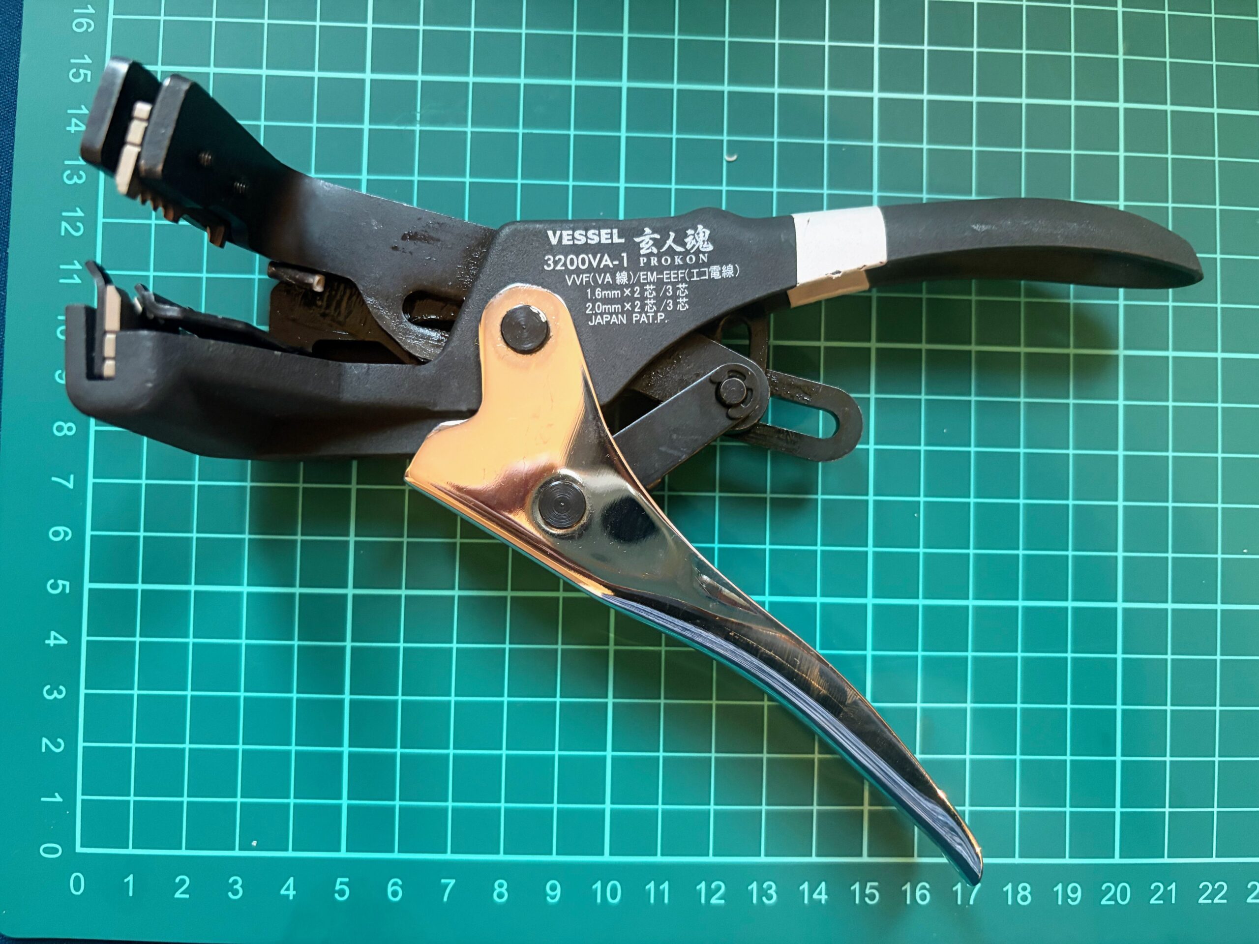 ベッセルのVA線ストリッパー3200VA-1の全体